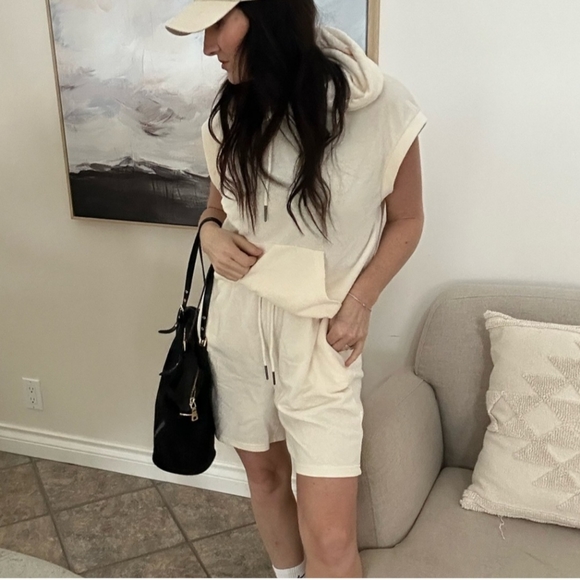 Off white cream joggers shorts and tank set - Picture 5 of 10